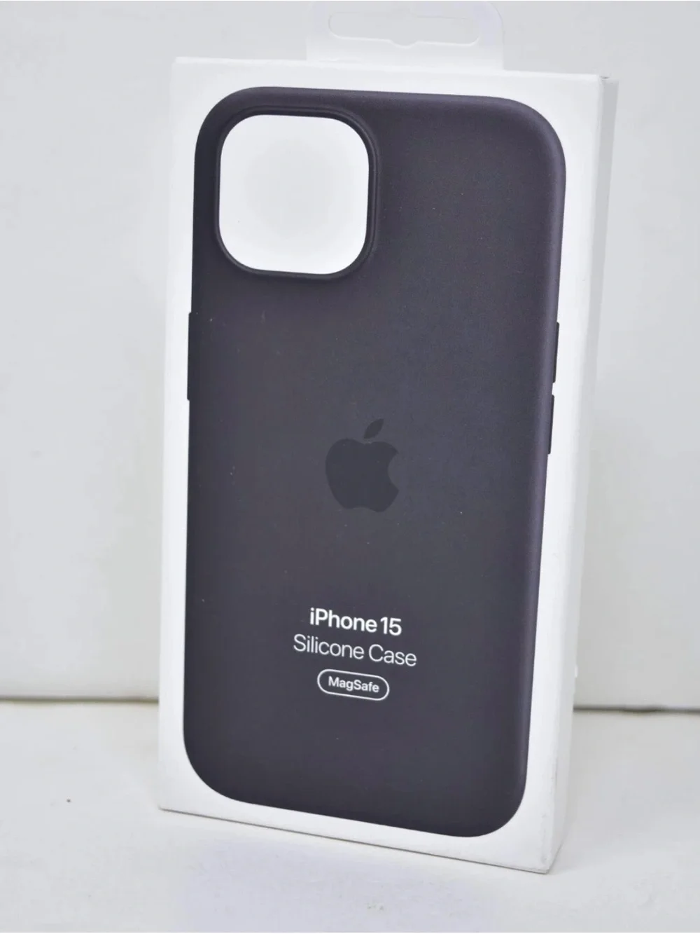Apple Silicone MagSafe Case for Apple iPhone 15- NEW
